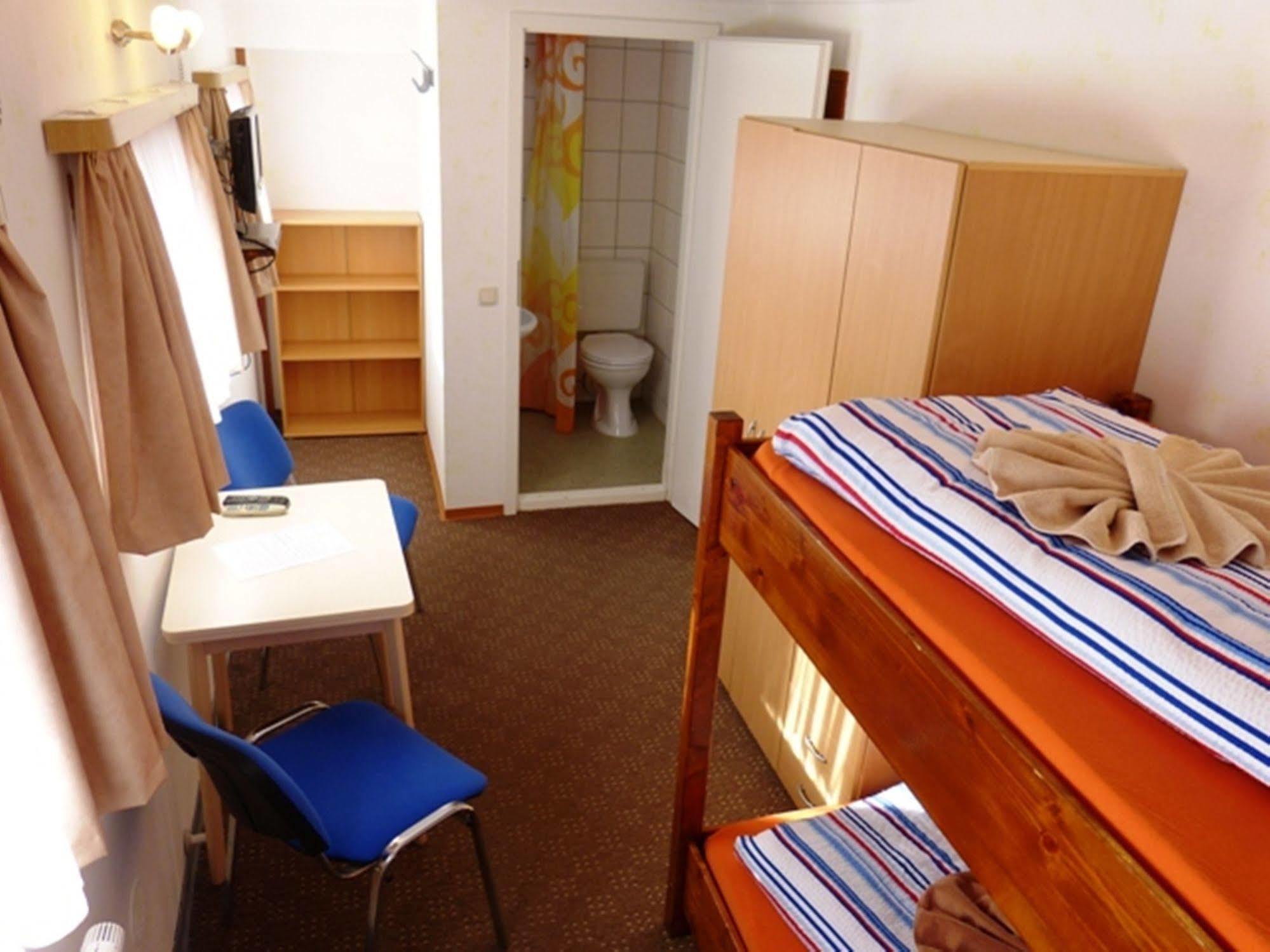 Wohnschiffe Severa Hotel Rostock Exterior foto